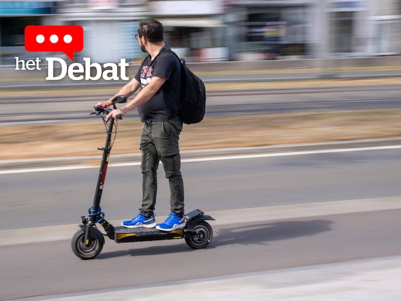 Goed idee dat minister helm wil verplichten op snelle e-steps of niet?