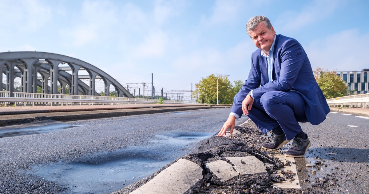 Beschadigde brug houdt oprit R6 in Mechelen naar E19 richting Brussel ...