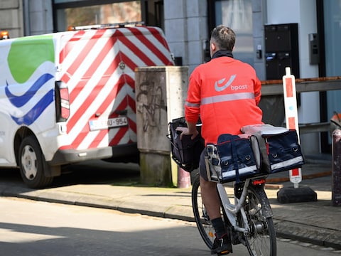 Illustratie Postbode bpost
