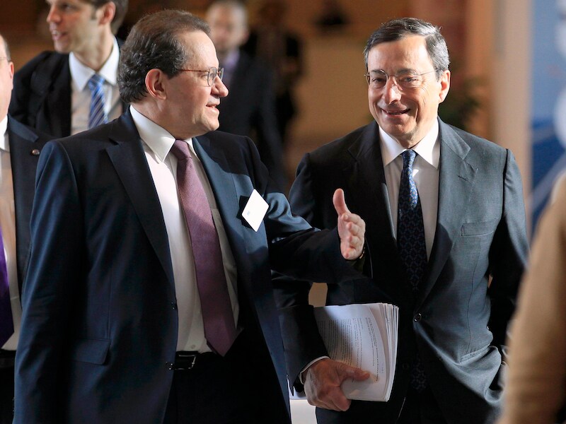 ECB-ondervoorzitter Vitor Constancio (L) en ECB-voorzitter Mario Draghi.