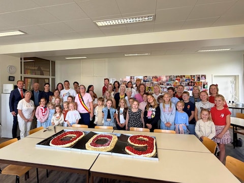 Voor het jubileum nodigde de school ook enkele oud-medewerkers van de schoolkrant uit.