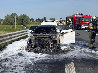 Speciale Audi brandt uit als een toorts langs A19 in Wervik: “Het heeft amper vijf minuten geduurd”