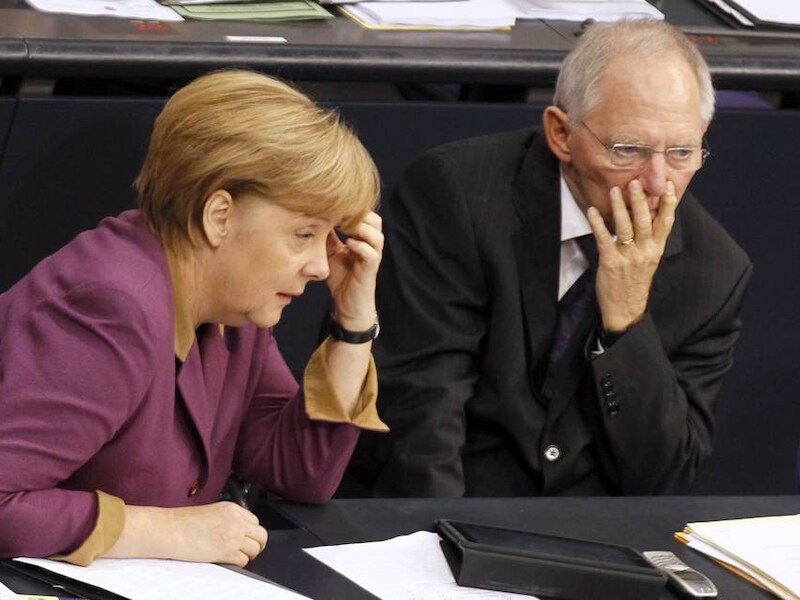 Angela Merkel met minister van Financiën Wolfgang Schäuble