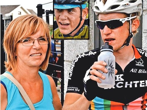Carine Goyvaerts (54), die voor haar zoon Arne (22) stond te supporteren, werd aangereden door renner Joris Van Dingenen (18, inzetfoto). Gisteren is ze overleden.