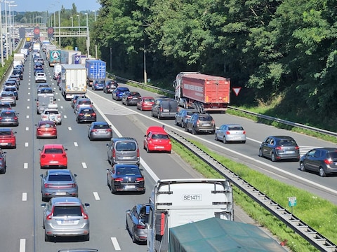 FIle op de E40 (illustratiebeeld).