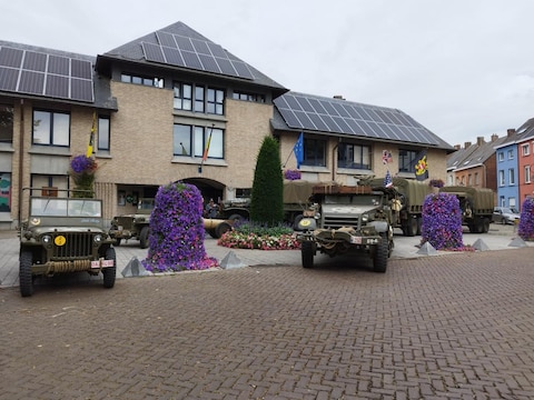 Halle herdenkt zaterdag bevrijding met bloemenhulde en legervoertuigen