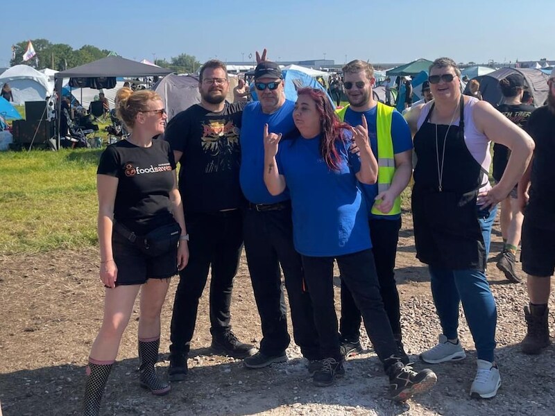 Van festivalafval naar tweede kans: Sjans, Foodsavers Kempen en Klus & Verhuis ruimen Graspop-camping op