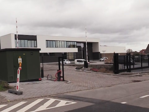 De site voor de gemeentelijke technische dienst van Denderleeuw en de brandweer in de Veldstraat.