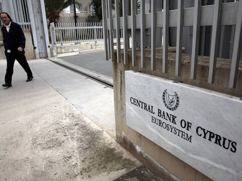 Vooral de buitensporig grote bankensector bracht Cyprus in de problemen.