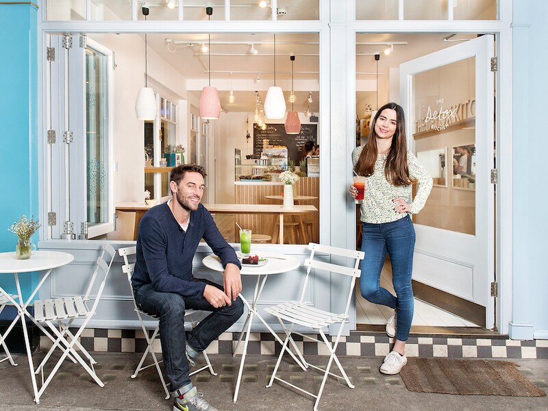 Chef Lily Simpson en nutritionist Rob Hobson van The Detox Kitchen
