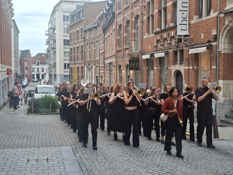 Leuven Kermis officieel geopend met kinderstoet en fanfare