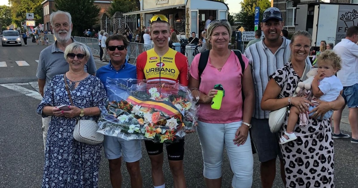 Zeven anjers, zeven rozen voor Yarno Van Herck: 19-jarige Lillenaar ...