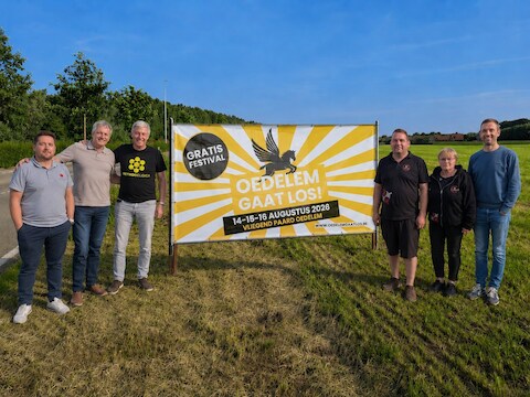 Jeffrey Vantorre, Peter Bellaert, Franky Meuleman, Wesley Vantorre, Lilly Neyt en Koen Patteeuw (v.l.n.r.), de organisatoren van Oedelem Gaat Los!
