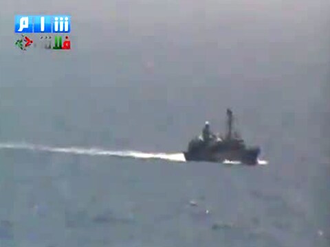 Filmpjes op YouTube tonen een vermoedelijk Syrisch marineschip.