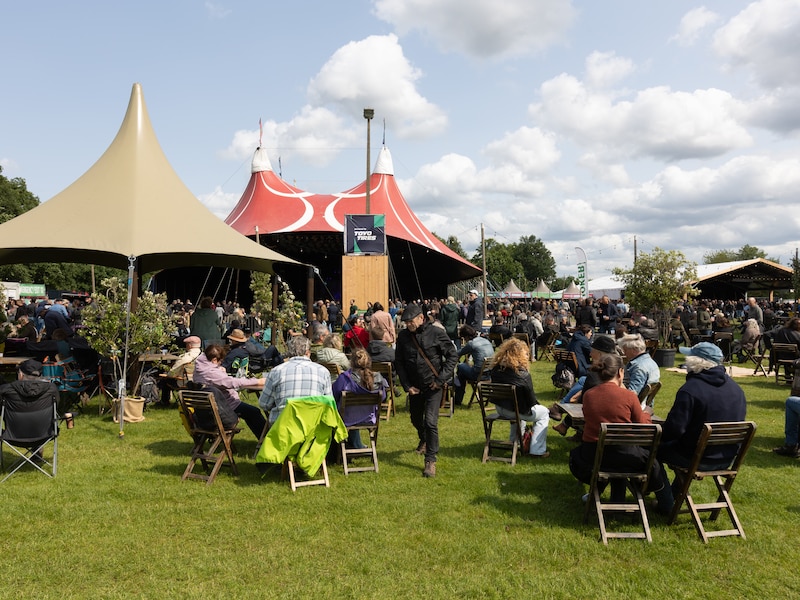 Waar kan je nog parkingtickets kopen en hoe raak je vlot tot aan de festivalweide? Alles wat je moet weten over Blues Peer 2026