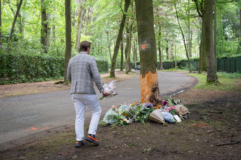Verslagenheid in Brasschaat na crash waarbij Martin (16) om het leven kwam:  “Een trouwe teamgenoot en een vriend voor velen in onze hockeyclub” | Regio  | HLN.be