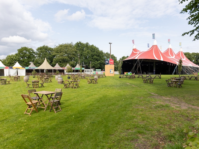 KIJK. Zo ziet het festivalterrein van Blues Peer 2025 eruit! “En we hebben een ‘derde’ podium”