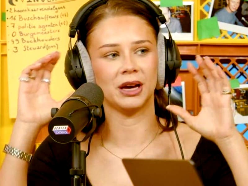 Shania Gooris in de podcast ‘Achter De Schermen’