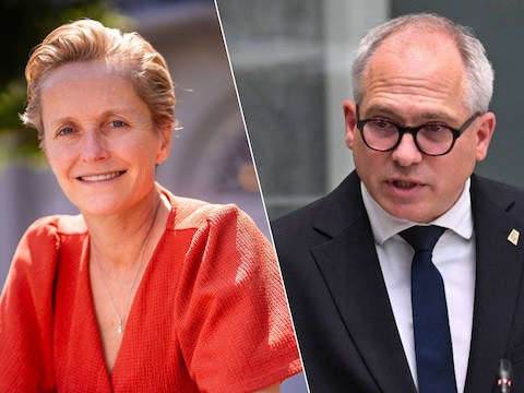 Vrijdag floot Vlaams minister-president Matthias Diependaele (N-VA, rechts) zijn partijgenote en minister van Mobiliteit Annick De Ridder (links) pijnlijk terug over de besparingen in het leerlingenvervoer.