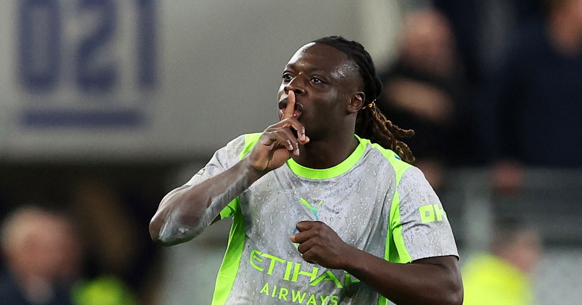 Jeremy Doku redt met twee pareltjes een punt tegen Everton, maar Manchester City doet slechte zaak i