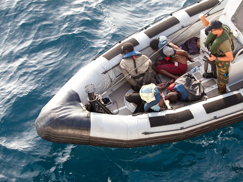 Tijdens operatie 'Atalanta', gericht tegen piraterij voor de Somalische kust, werd 'Piraat 001' ingerekend door Belgische militairen van het fregat Louise-Marie
