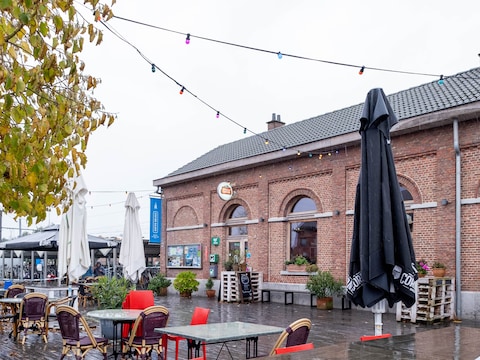 De man werd door de politie opgemerkt aan het station in Berlaar. 