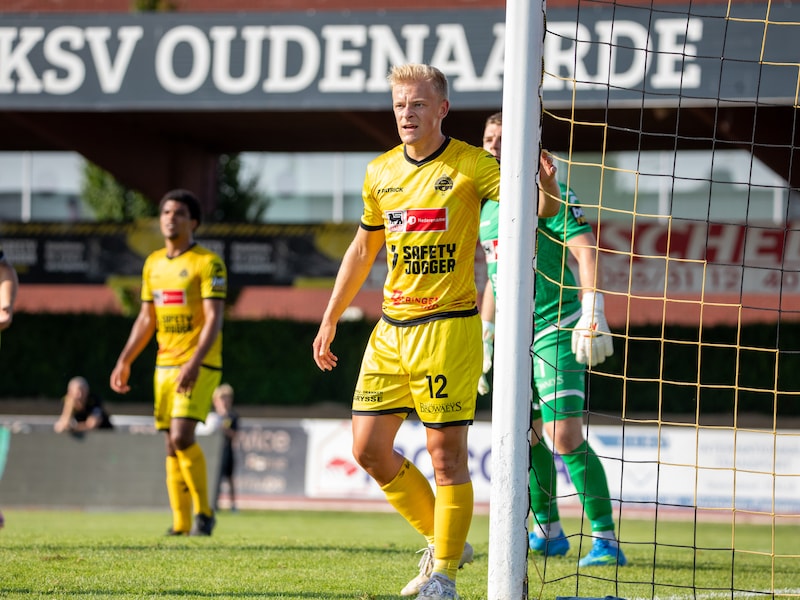 Robbe Vandenheede (Oudenaarde) klaar voor clash met Eendracht Aalst Lede: “Goede vrienden Robin en Gilles stuurden al treiterende berichtjes”