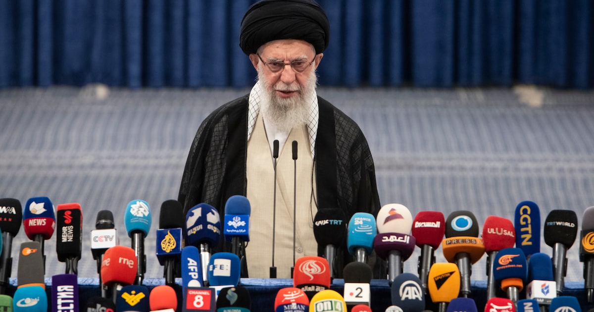 Adviseur Khamenei: “Elke Amerikaanse militaire actie zal ertoe leiden dat Iran de VS en Israël zal a