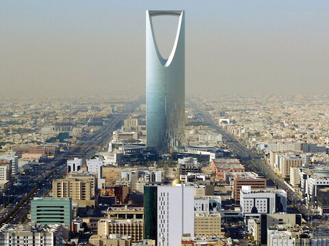 De skyline van de Saoedi-Arabische hoofdstad Riyad, onbereikbaar voor vluchtelingen uit 'broederlanden' als Syrië.