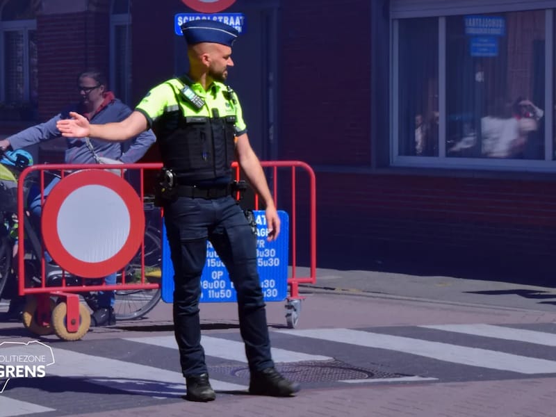 Extra politie aan scholen bij start nieuw schooljaar: controles te voet, met fiets en combi
