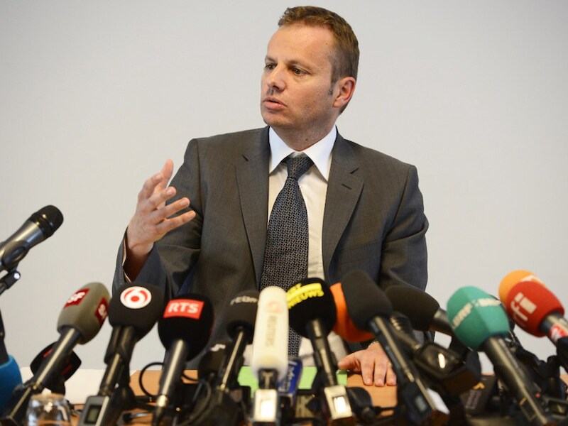 De Zwitserse procureur Olivier Elsig kwam uitleg geven over de voorlopige bevindingen van het onderzoek.