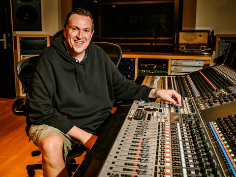 DJ Ghost neemt een 3D-track op in Galaxy Studios in Mol.