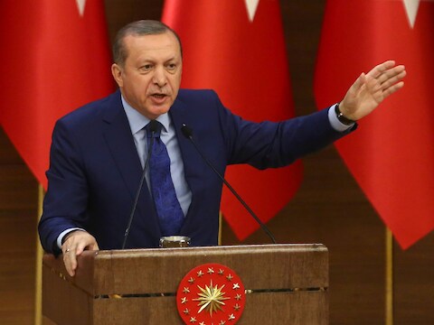 De Turkse president Erdogan tijdens zijn toespraak in Ankara.