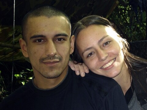 De Nederlandse Tanja Nijmeijer met een onbekend FARC-lid. De foto werd teruggevonden op de laptop van een gesneuvelde FARC-leider.