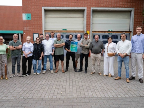 De organisatoren en meewerkende chefs aan Izegem Proeft in de ION Arena.