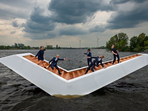 ‘The Weight of Water’ van Zomer van Antwerpen.