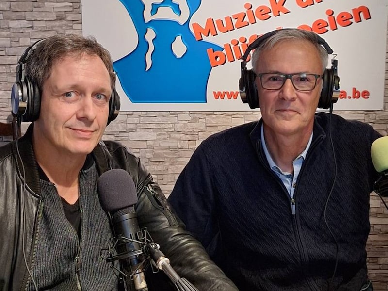 Pieterman en Kurt Vereecke (rechts) samen in de studio van Radio Tequila.