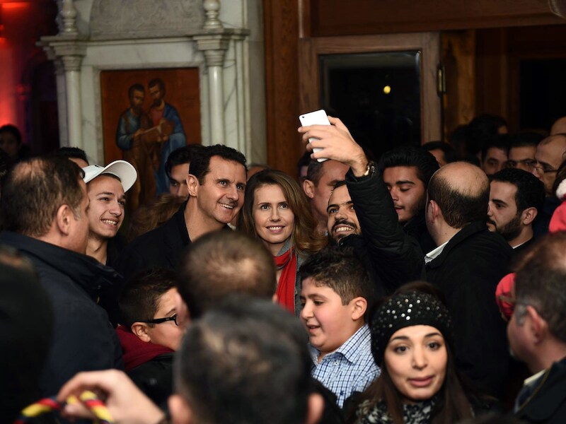 Syrisch president Assad bezocht vorige week met zijn vrouw Asma, in de aanloop naar Kerstmis, een kerk in Damascus.