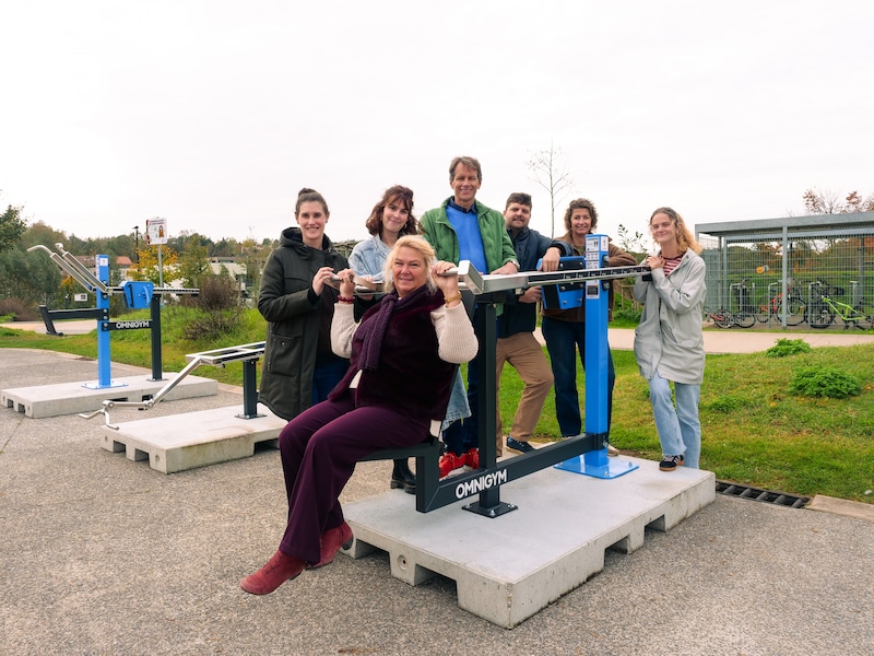 De gemeente Beersel investeerde in vier permanente fitnesstoestellen aan evenementenhal DOC in Alsemberg.