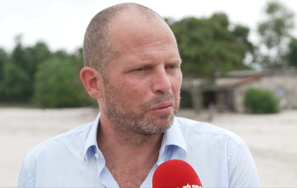 Theo Francke en Gabón.