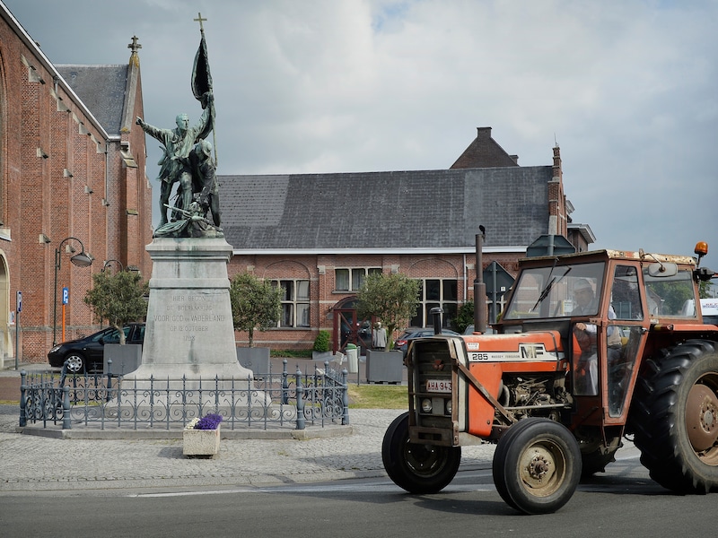 De Kerkstraat in Overmere (archiefbeeld) wordt tijdens de herfstvakantie deels afgesloten.