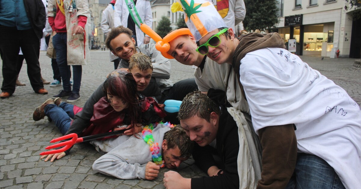 Studentenclubs dopen schachten | Aalst | HLN.be