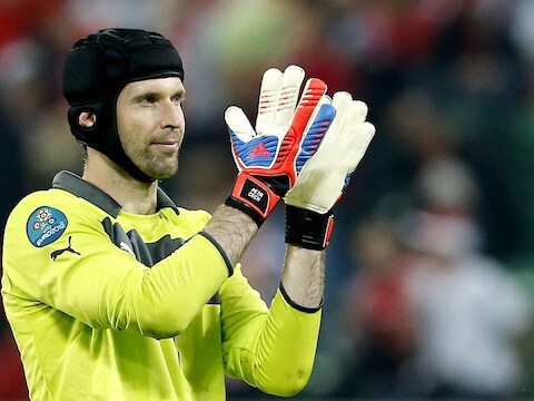 Petr Cech is vol lof over Thibaut Courtois