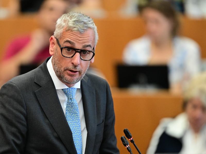 Brussels minister en VGC-collegelid bevoegd voor Onderwijs en Scholenbouw Dirk De Smedt