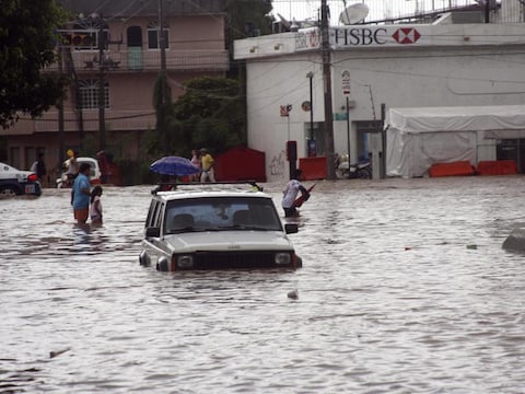 Wateroverlast in de Mexicaanse stad Acapulco