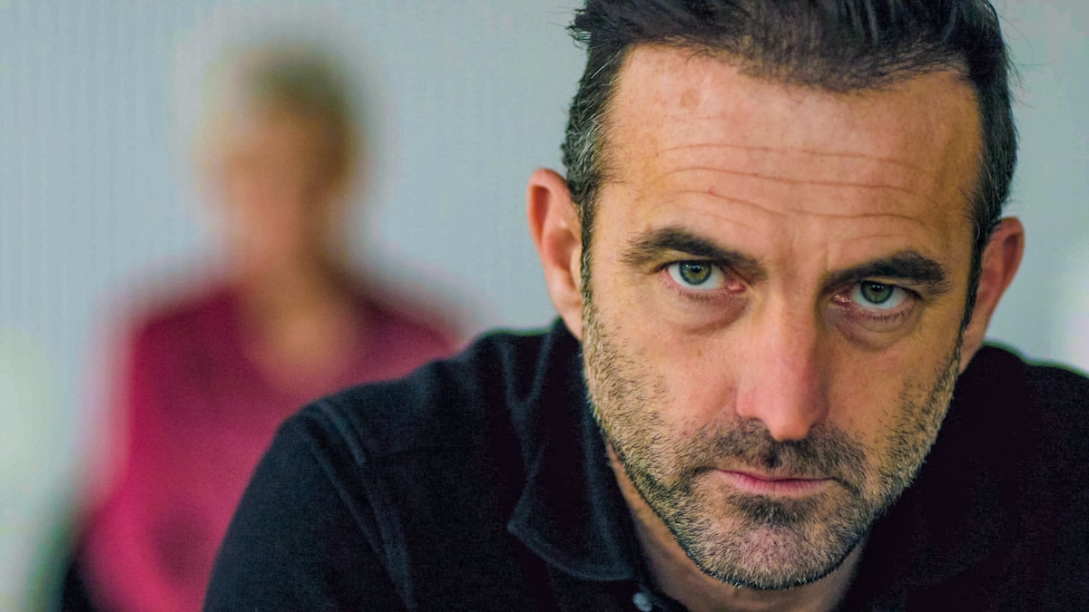 Gunther Levi heeft geen spijt van gedwongen vertrek uit 'Familie': “Dat  ontslag komt mij nu goed uit” | Showbizz | HLN.be