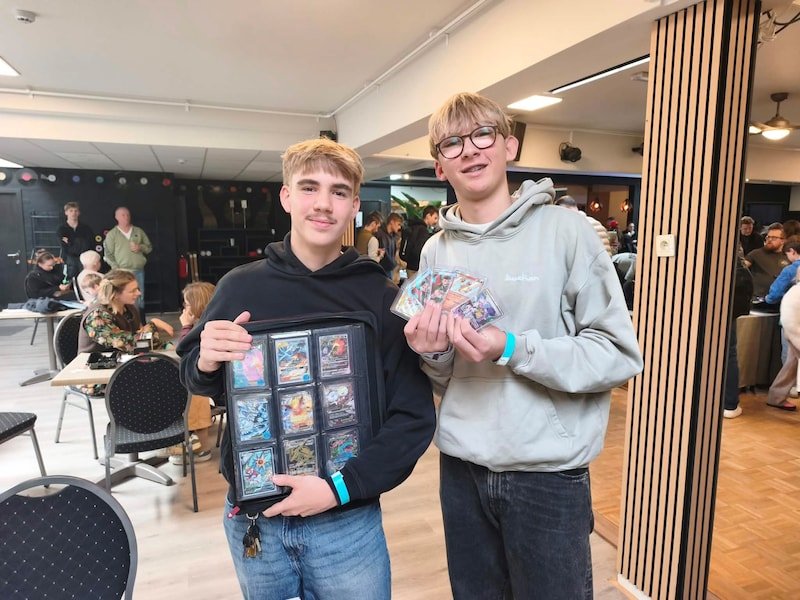 De Pokémonbeurs in Evergem: Thomas en Klaas scoorden een box van 165 euro