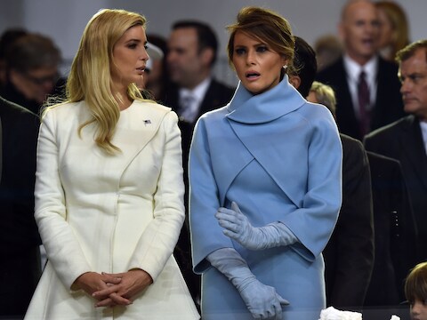 Ivanka en Melania Trump op de inauguratie van Donald Trump.