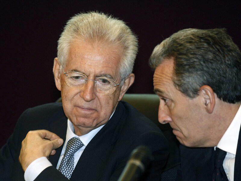 De Italiaanse premier Mario Monti (links) en minister Vittorio Grilli.