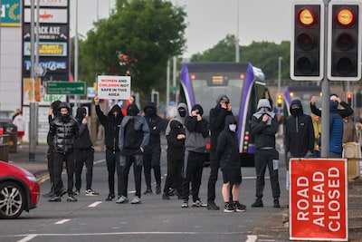 Protesten in Belfast nadat man wordt gered van ont